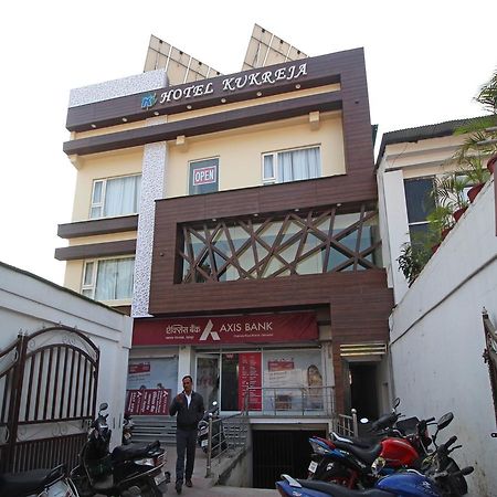 Oyo 8132 Hotel Kukreja Dehradún Kültér fotó