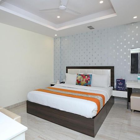 Oyo 8132 Hotel Kukreja Dehradún Kültér fotó
