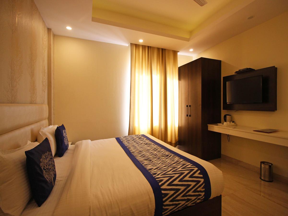 Oyo 8132 Hotel Kukreja Dehradún Kültér fotó
