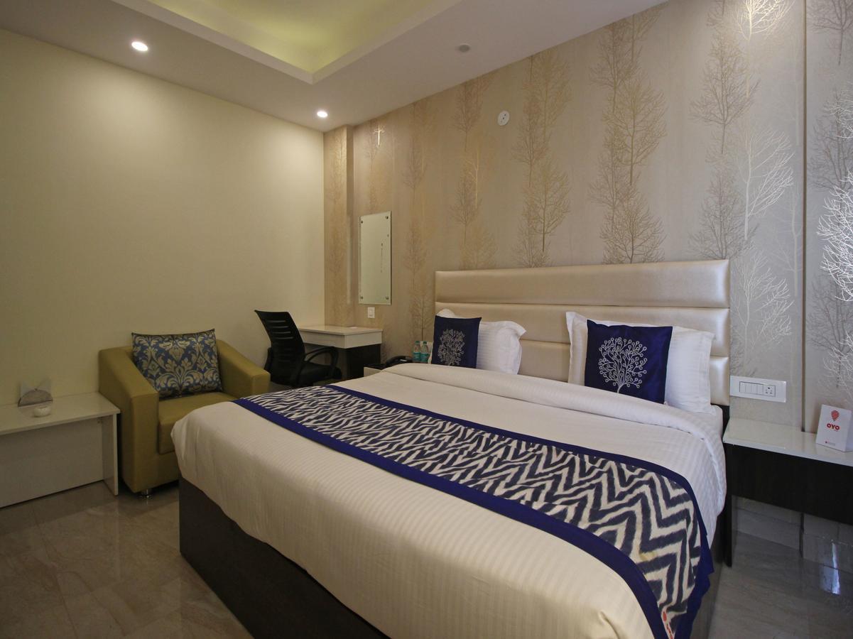 Oyo 8132 Hotel Kukreja Dehradún Kültér fotó