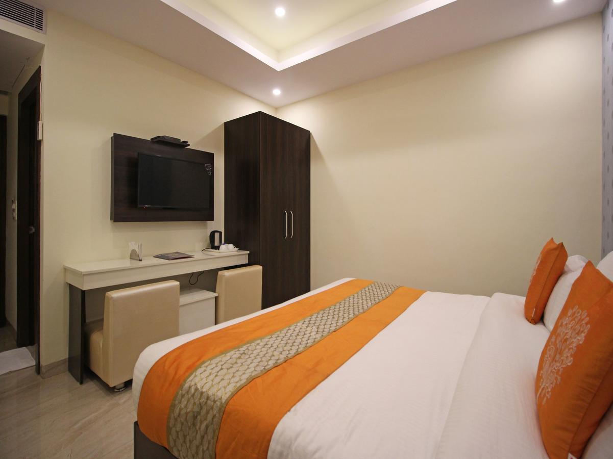 Oyo 8132 Hotel Kukreja Dehradún Kültér fotó