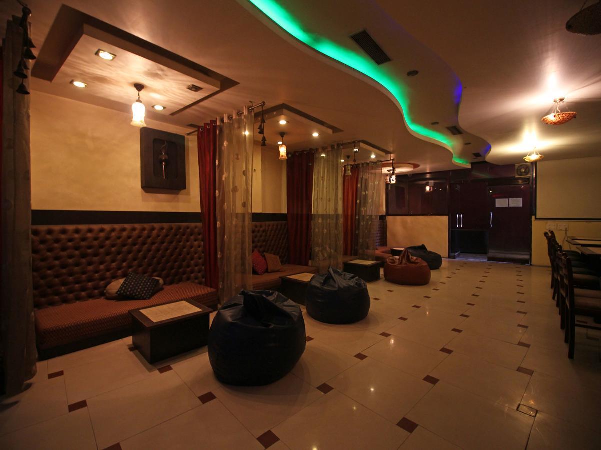 Oyo 8132 Hotel Kukreja Dehradún Kültér fotó