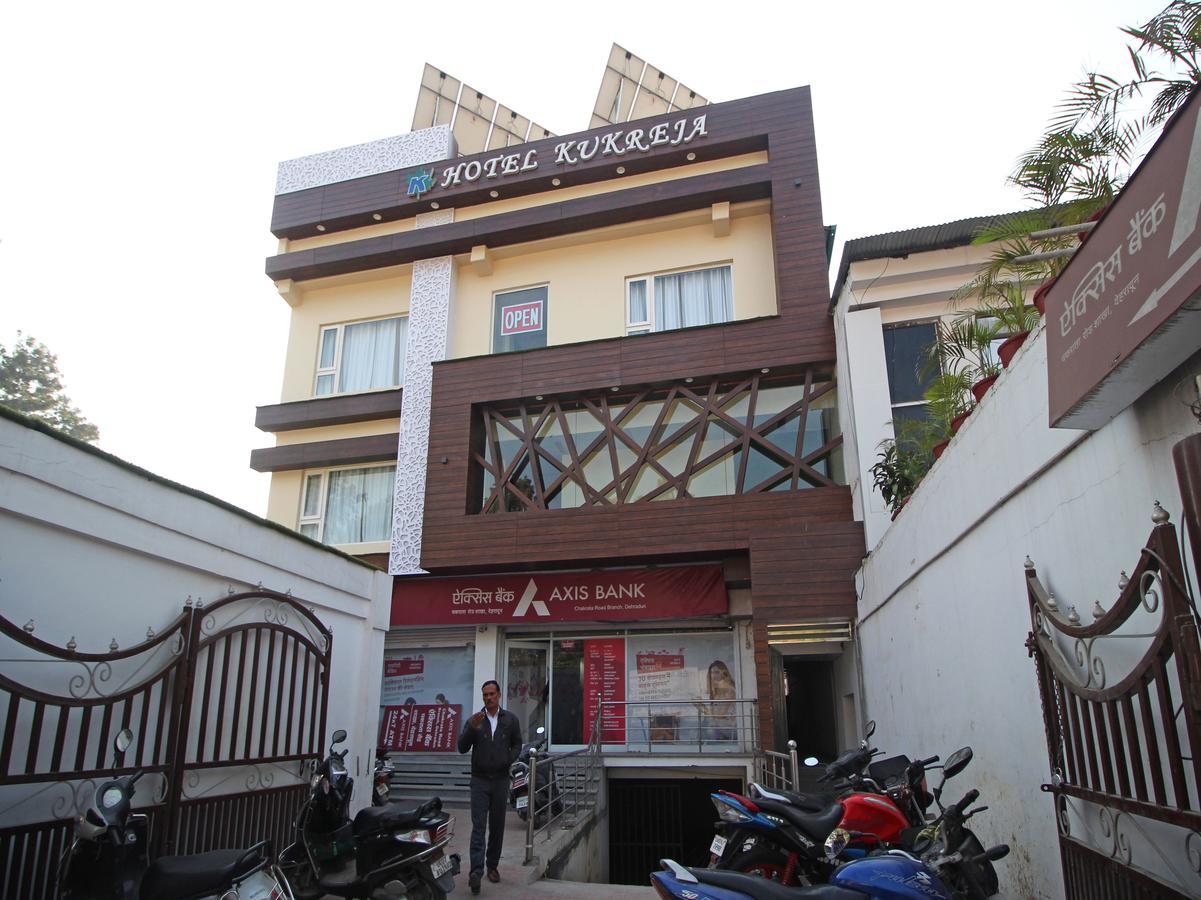 Oyo 8132 Hotel Kukreja Dehradún Kültér fotó
