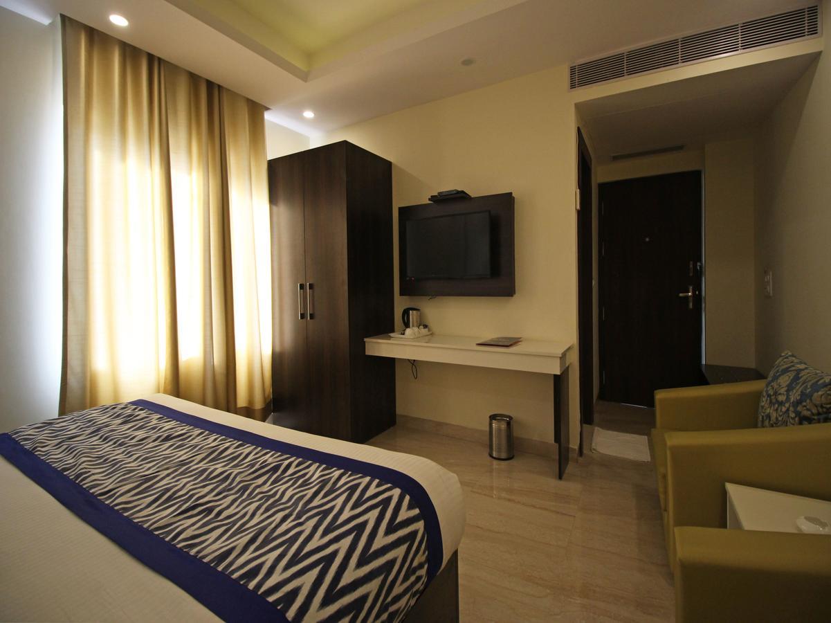Oyo 8132 Hotel Kukreja Dehradún Kültér fotó