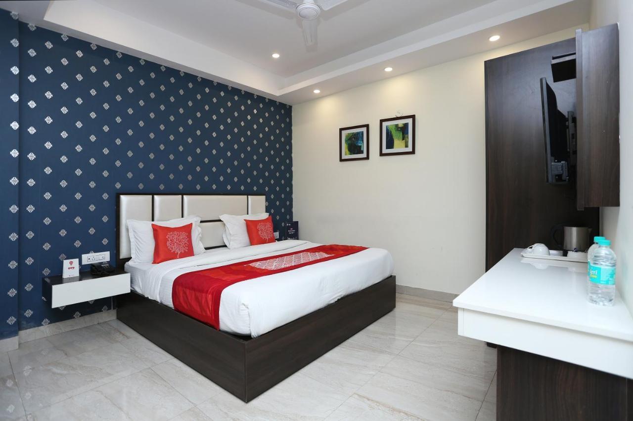 Oyo 8132 Hotel Kukreja Dehradún Kültér fotó
